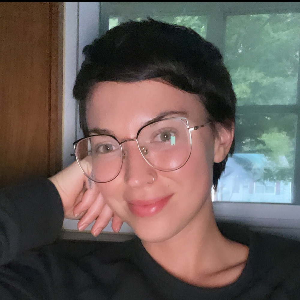 Meet your Posher, Emily